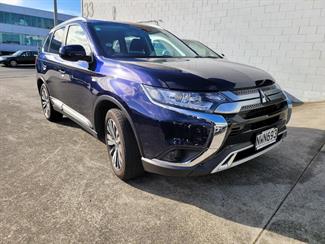 2021 Mitsubishi Outlander - Thumbnail