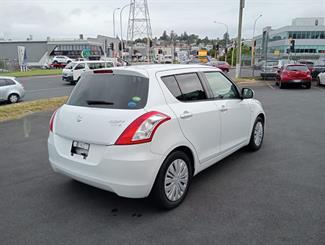 2013 Suzuki Swift - Thumbnail