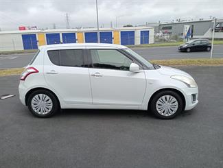 2013 Suzuki Swift - Thumbnail