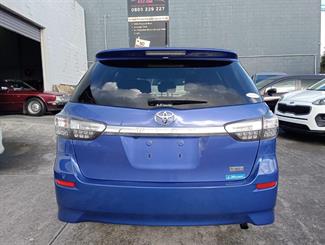 2013 Toyota Wish - Thumbnail