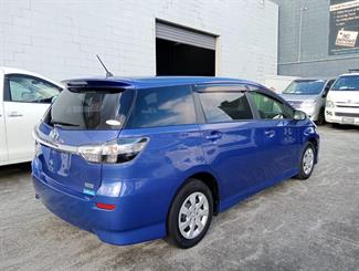 2013 Toyota Wish - Thumbnail