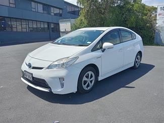 2015 Toyota Prius - Thumbnail