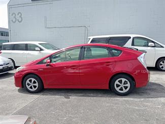 2012 Toyota Prius - Thumbnail