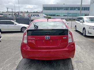 2012 Toyota Prius - Thumbnail