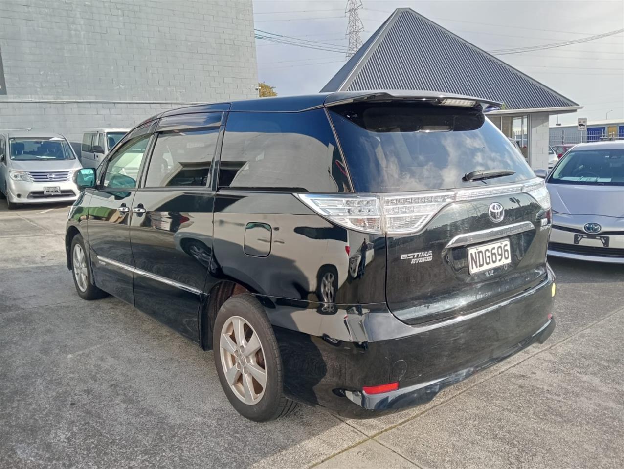 2011 Toyota Estima