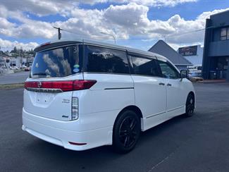 2013 Nissan Elgrand - Thumbnail