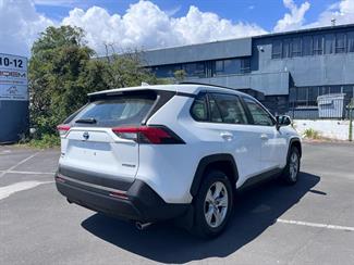 2021 Toyota RAV4 - Thumbnail