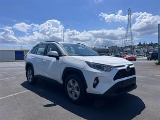 2021 Toyota RAV4 - Thumbnail