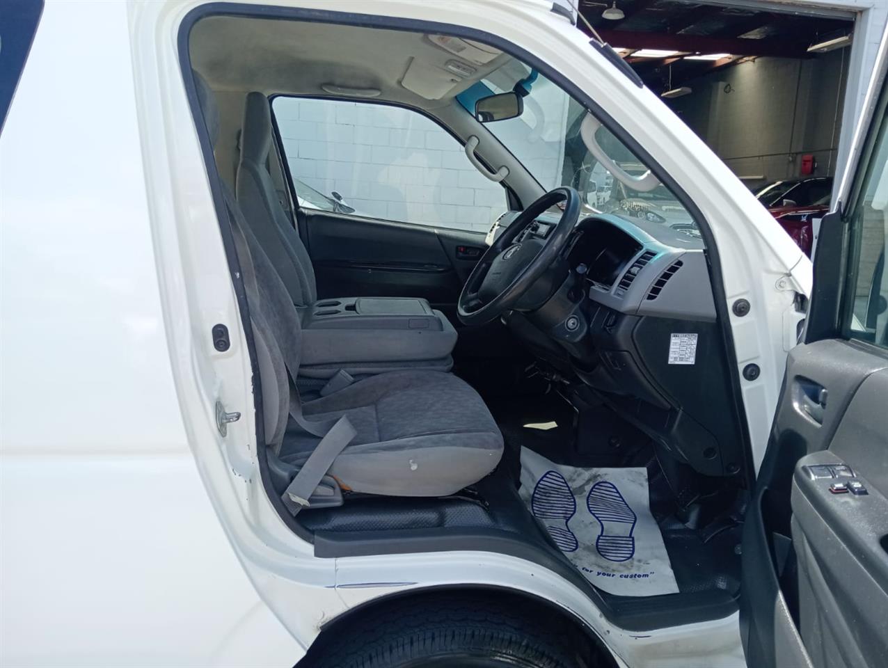 2007 Toyota Hiace