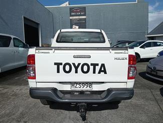 2015 Toyota Hilux - Thumbnail