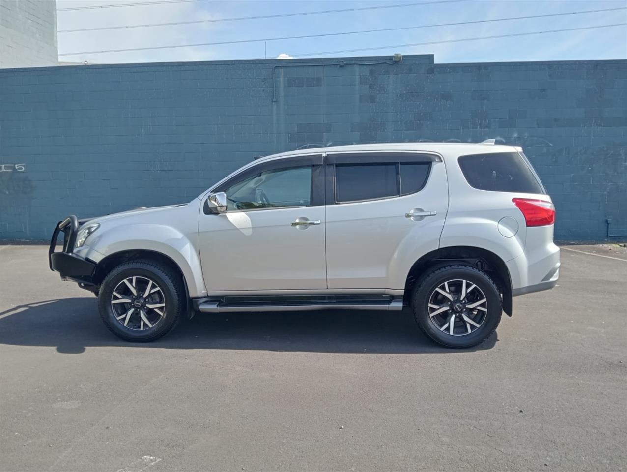 2019 Isuzu MU-X