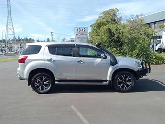 2019 Isuzu MU-X - Thumbnail