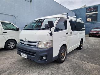 2010 Toyota Hiace - Thumbnail