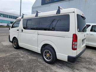 2010 Toyota Hiace - Thumbnail