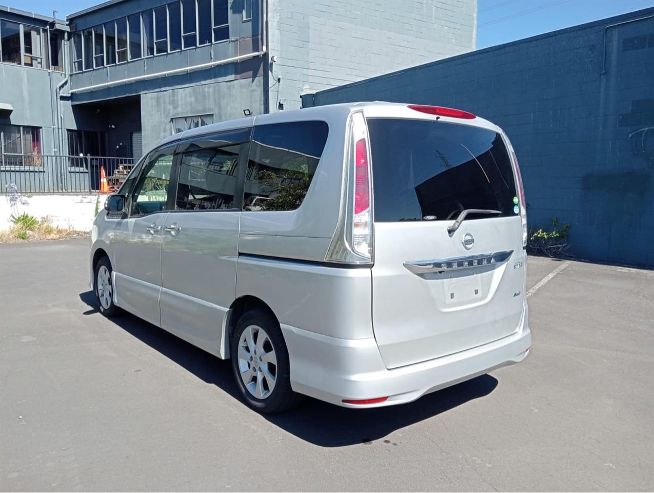 2012 Nissan Serena