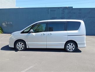 2012 Nissan Serena - Thumbnail