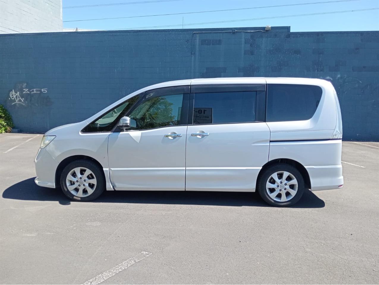 2012 Nissan Serena