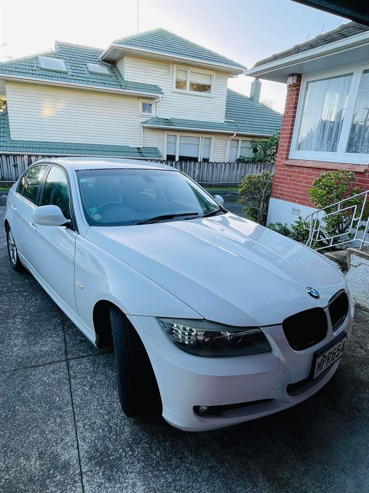 2010 BMW 320i