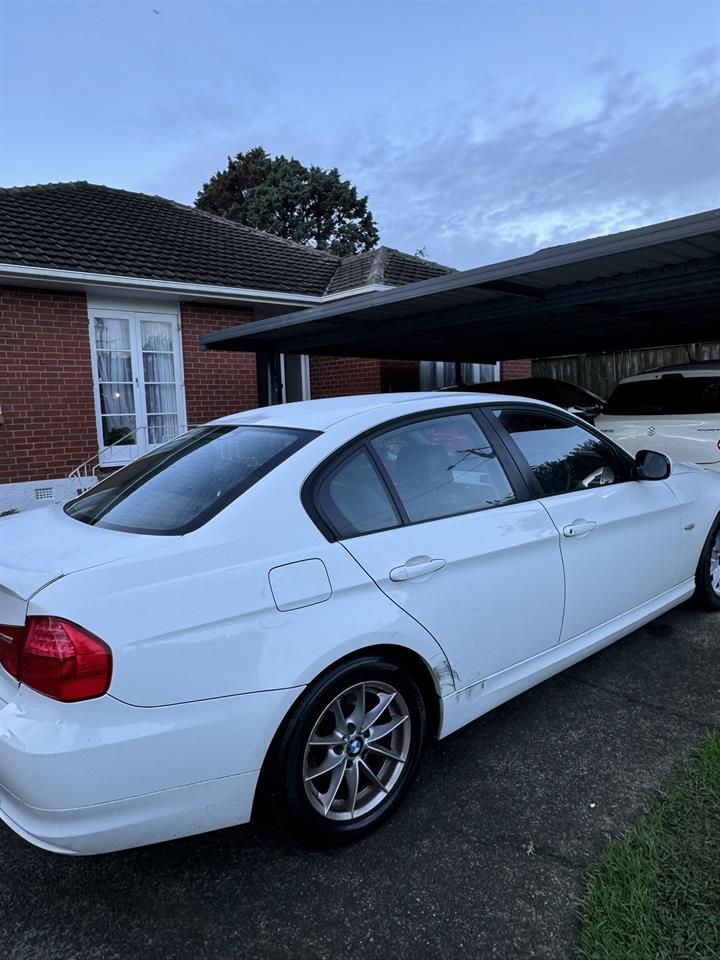 2010 BMW 320i