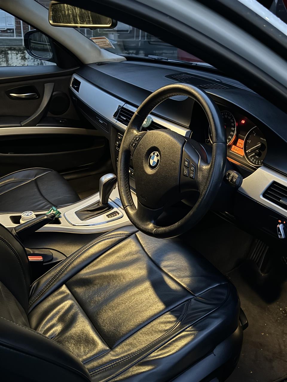 2010 BMW 320i