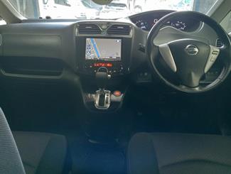 2013 Nissan Serena - Thumbnail