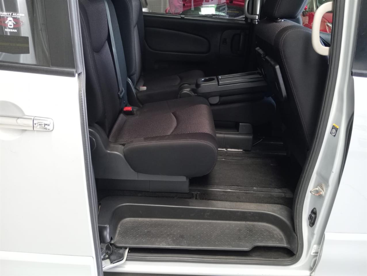 2013 Nissan Serena