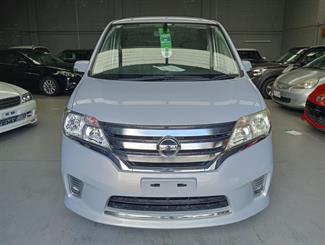 2013 Nissan Serena - Thumbnail