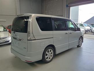 2013 Nissan Serena - Thumbnail