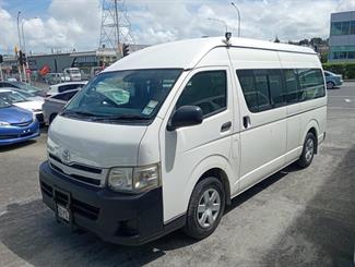 2011 Toyota Hiace - Thumbnail