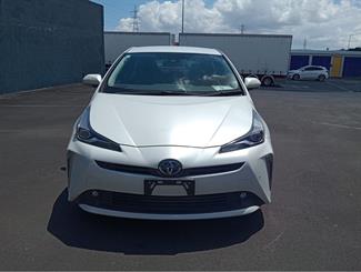 2022 Toyota Prius - Thumbnail