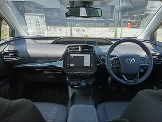 2022 Toyota Prius - Thumbnail