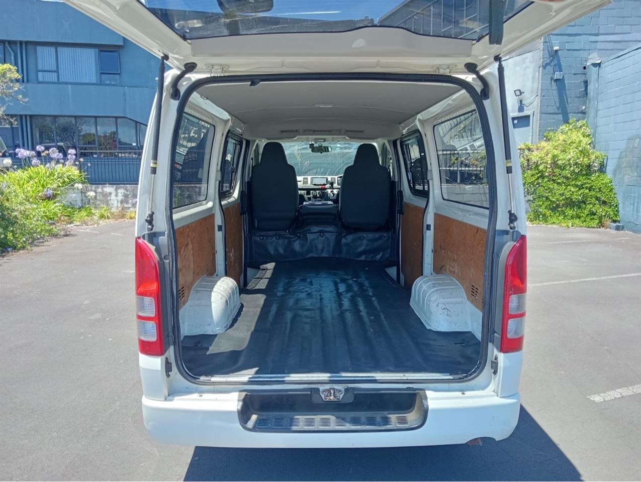 2013 Toyota Hiace