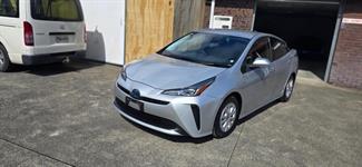 2020 Toyota Prius - Thumbnail