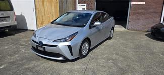 2020 Toyota Prius - Thumbnail