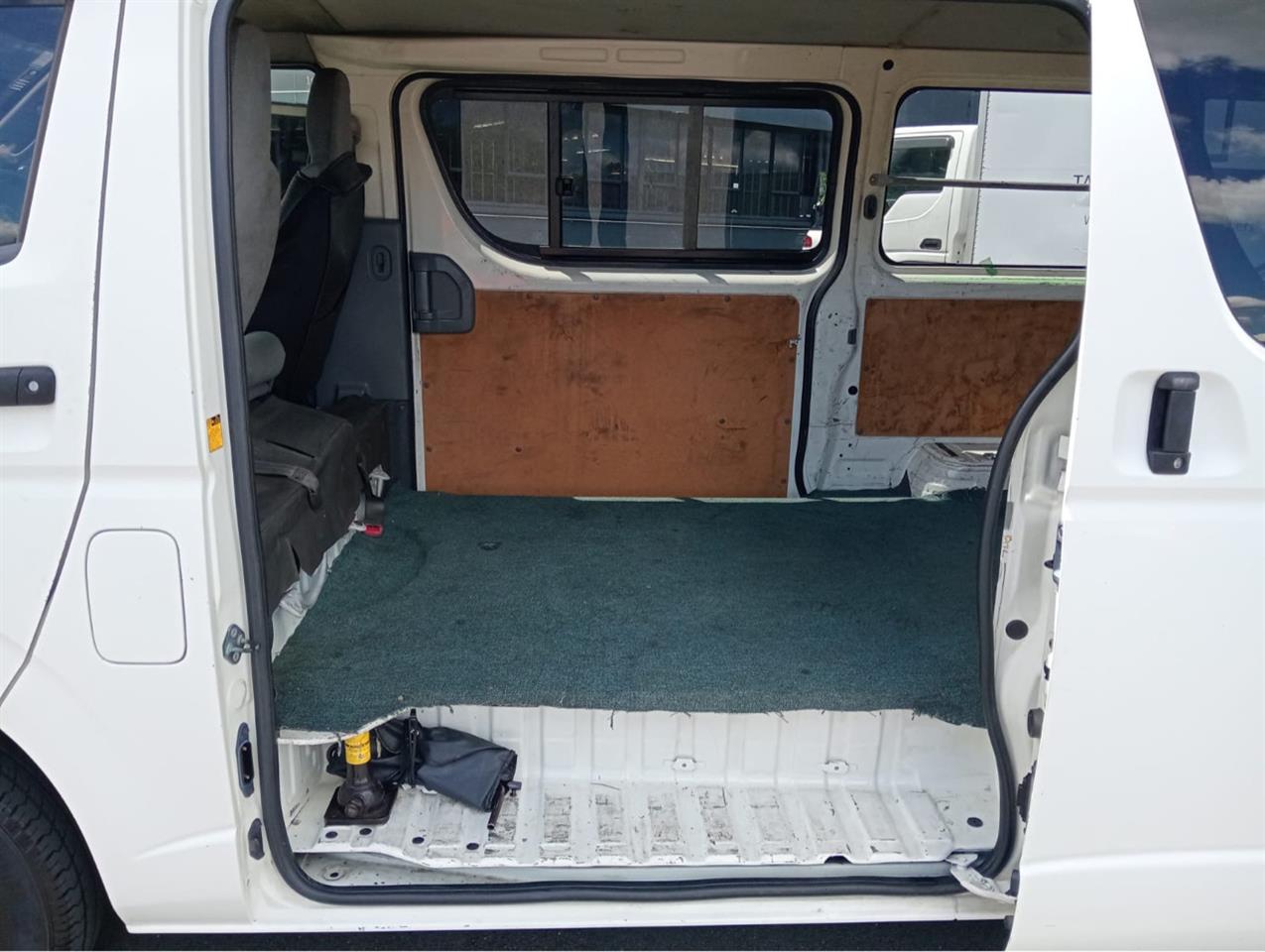 2008 Toyota Hiace