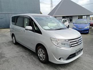 2013 Nissan Serena - Thumbnail