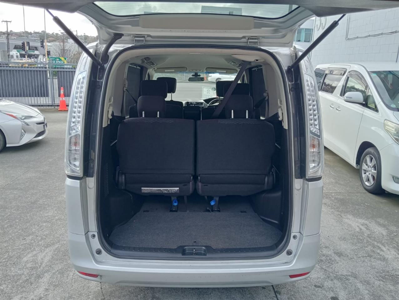 2013 Nissan Serena