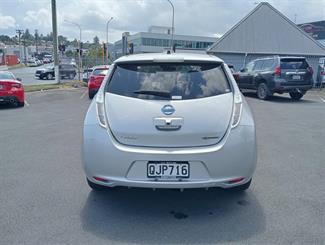 2016 Nissan Leaf - Thumbnail