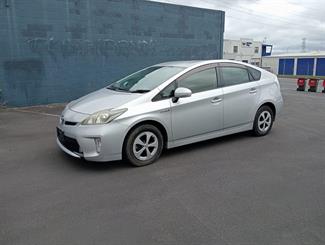 2012 Toyota Prius - Thumbnail