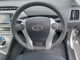 2012 Toyota Prius - Thumbnail