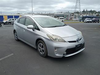 2012 Toyota Prius - Thumbnail