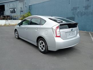 2012 Toyota Prius - Thumbnail