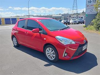 2019 Toyota YARIS - Thumbnail