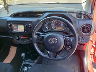 2019 Toyota YARIS - Thumbnail