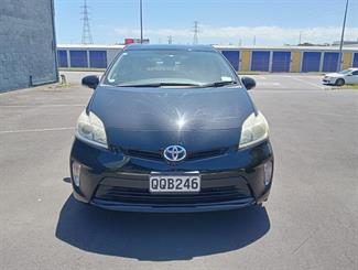 2014 Toyota Prius - Thumbnail