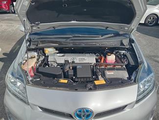 2012 Toyota Prius - Thumbnail